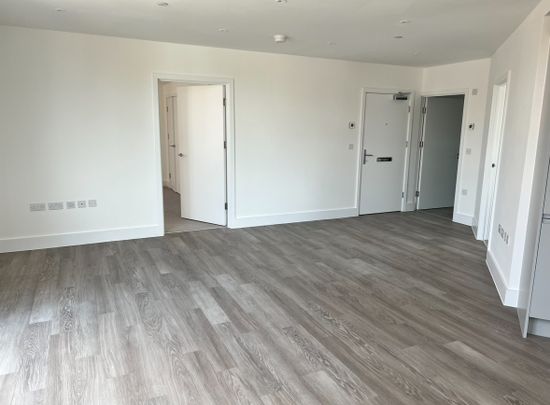 2 Bed Flat, Edgewood Mews, N3 - Photo 1