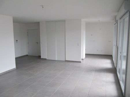 Location Appartement 3 pièces 73m² BASSENS 73000 - Photo 2