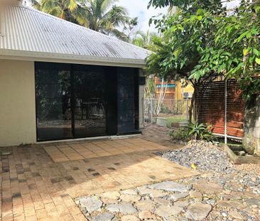 15/2 Beach Road, 4740, Dolphin Heads - Photo 3