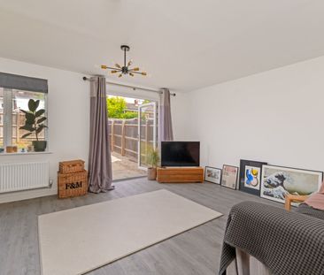 4 Bedroom Semi Detached House To Rent - Photo 1