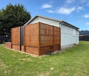Charming 1950s Cottage - Photo 4