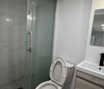 For Lease - 201 Enchanted Hills Crescent Unit# Apartment B, Toronto... - Photo 2