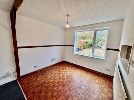 Gayfield Avenue, Brierley Hill, DY5 2BP - Photo 2