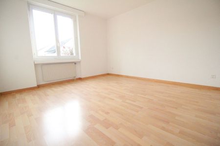 Heimelige Wohnung mit grosszügigem Grundriss im Zürcher Weinland - Photo 5