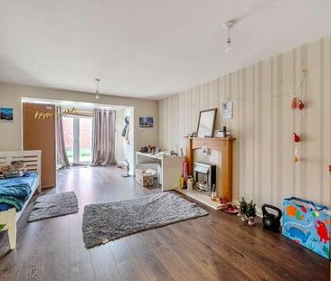 Kennet Heath, Thatcham, RG19 - Photo 1