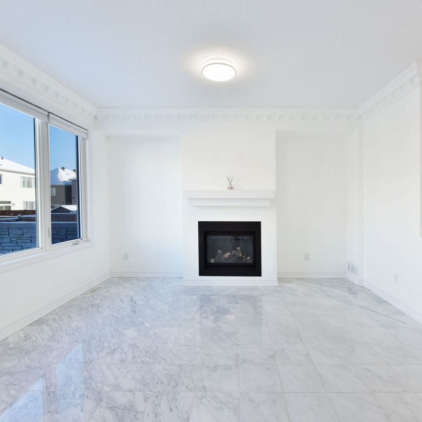 For Lease - 107 WESTOVER Crescent, Kanata, Ontario - Photo 1