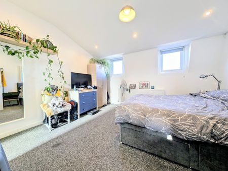 4 Bed Terraced House, Fountain Road, SW17 - Photo 5