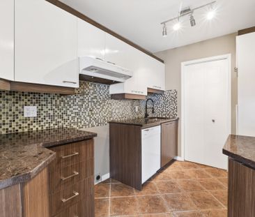 1181 Rue de l'Aigue Marine, Québec (Charlesbourg), QC G2L - Photo 2