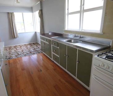 THREE BEDROOMS - MILSON - Photo 3