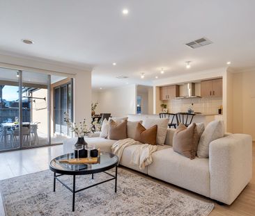 Central, Spacious & Convenient ! - Photo 3