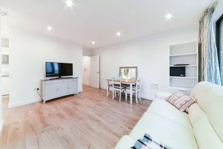 Bright and spacious 1 double bedroom apartment to rent benefitting from a private balcony, wood flooring and an open plan kitchen. Offered furnished. - Photo 2