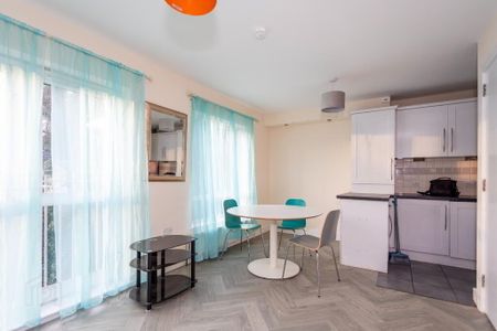 2 Kingsway Court, Kingsway, Dunmurry, BT17 9SE - Photo 2