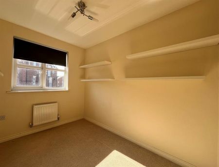 4 Bedroom Terraced To Let - Photo 5
