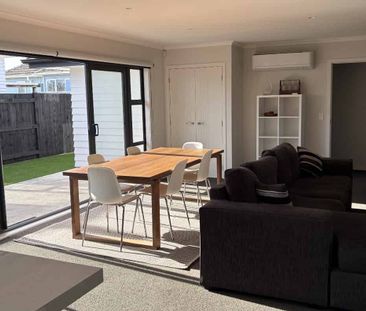 Luxury on Upham - Photo 1