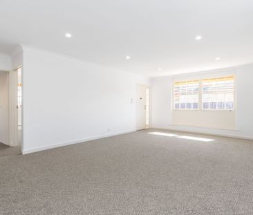 Stunning fully renovated 2 bedroom home unit - Photo 1
