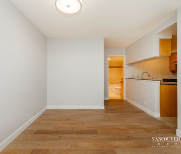 LARGE 2 BDRM HOME ON MARINASIDE CRES IN YALELOWN - AVAIL NOV 1ST - Photo 1