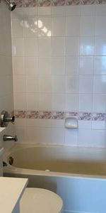 Renovated 1 bedroom on 7th floor - 3 mintues to Joyce skytrain station - Photo 3