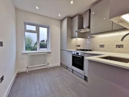 2 bedroom maisonette to rent - Photo 4
