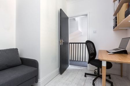 3 Bed Flat, Dunlace Road, E5 - Photo 3