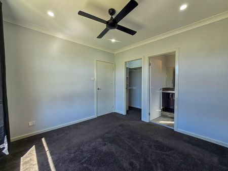 Modern, Low-Maintenance Living. Solar Family Home - Photo 5