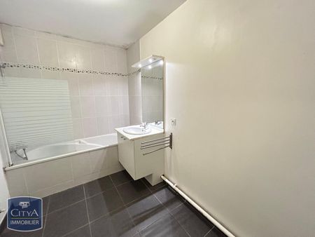 Location Appartement 4 pièces 82m² LORIENT 56100 - Photo 3