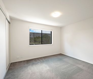 Chic City Living in Narrabundah - Photo 3