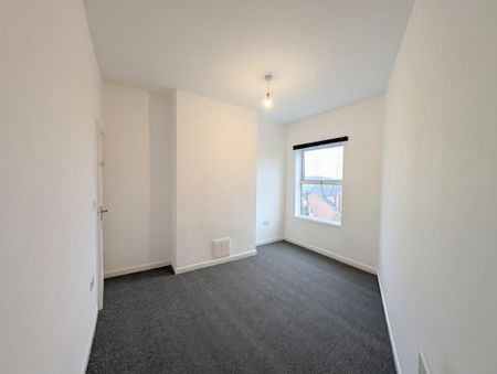 3 bedroom end of terrace house to rent - Photo 4