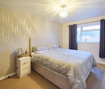 Elmgrove Estate, Hardwicke, Gloucester - Photo 4