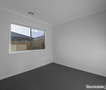 Modern Living in Fraser Rise! - Photo 4