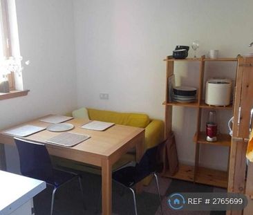 2 bedroom maisonette to rent - Photo 1