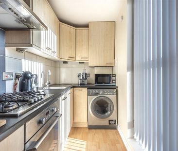 1 Bed Flat, Kirkdale, SE26 - Photo 4