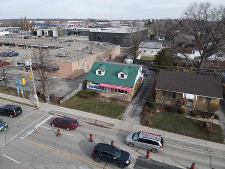 For Lease - 52 Bruce Street Unit# Unit # 2 ( Backside ), Kitchener, Ontario - Photo 3