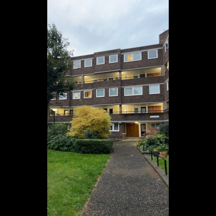 Room in a Shared Flat, Augustus Close, TW8 - Photo 1