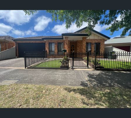 7 Eve Court, Craigieburn, Vic 3064 - Photo 1