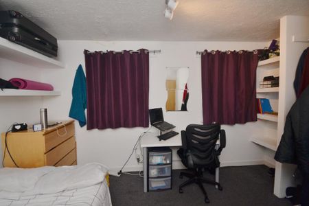 4 bedroom terraced house to rent - Photo 5