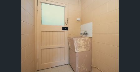 Easy Living in Prime Newtown Position! - Photo 2