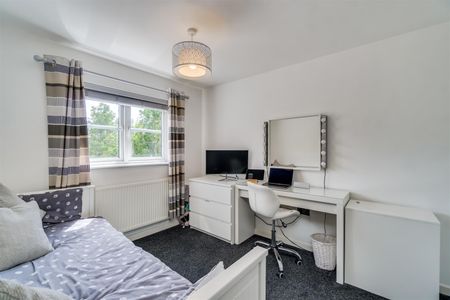 Freedom Square, Greenbank, Plymouth - Photo 3