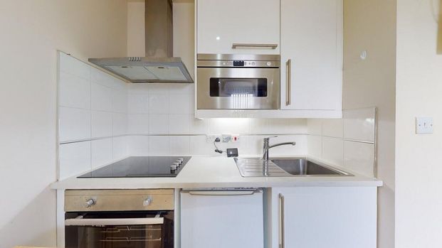 Studio to rent - Photo 1