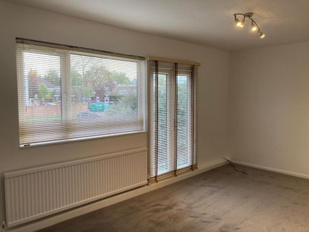3 bedroom flat to rent - Photo 4