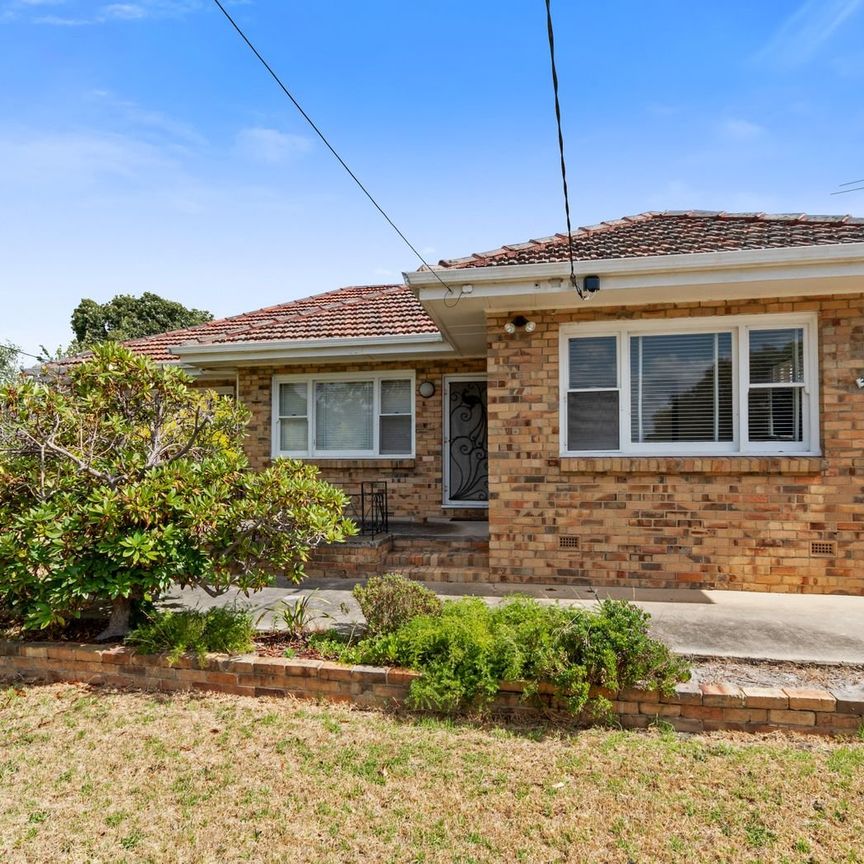 30 Cricklewood Avenue, Frankston - Photo 1