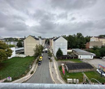 Wohnen über zwei Etagen ! 5. OG = DG - Süd-Balkon- Lift - Stellplatz - Photo 2