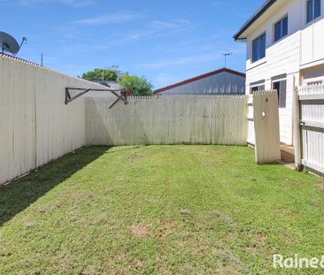 4/17 Maroong Street, Currajong, QLD 4812 - Photo 3