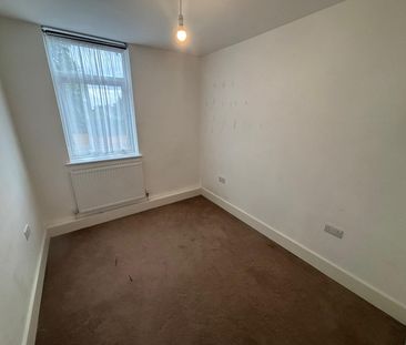 Barley Lea House, Stoke Aldermoor - Photo 4