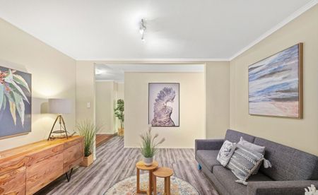 Stunning Family Home With Bay Views! - Photo 2