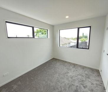 Cozy Townhouse in Mt Wellington - Photo 3