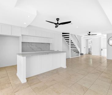 Unit 1/105 Albatross Avenue - Photo 2