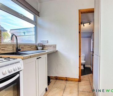 2 bedroom end of terrace house to rent - Photo 4