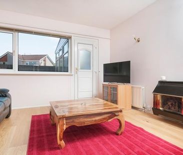 2 bedroom end of terrace house to rent - Photo 3