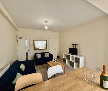 10 Bed Terraced House, Pomona St, S11 - Photo 1