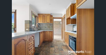 Family-Friendly Living in Narre Warren - Photo 5